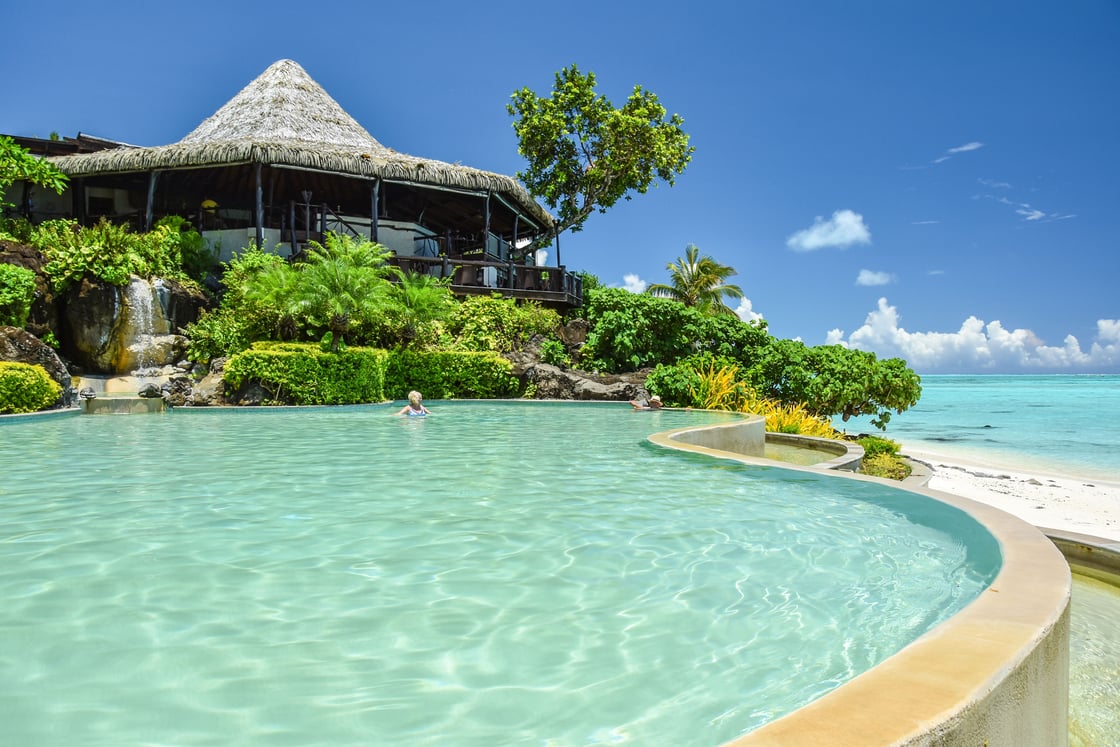 Infinity-Pool-Pacific-Resort-Aitutaki-Accommodation-MUST-CREDIT-LINK-to-cookislandspocketguide.com- (1)